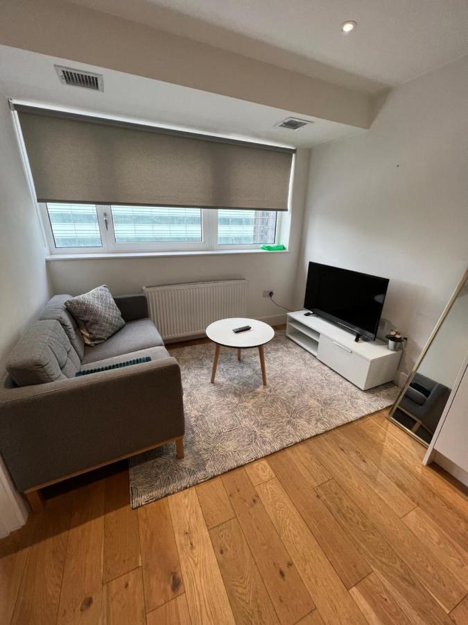 Lovely Apartment In The Centre Of Croydon Exterior photo