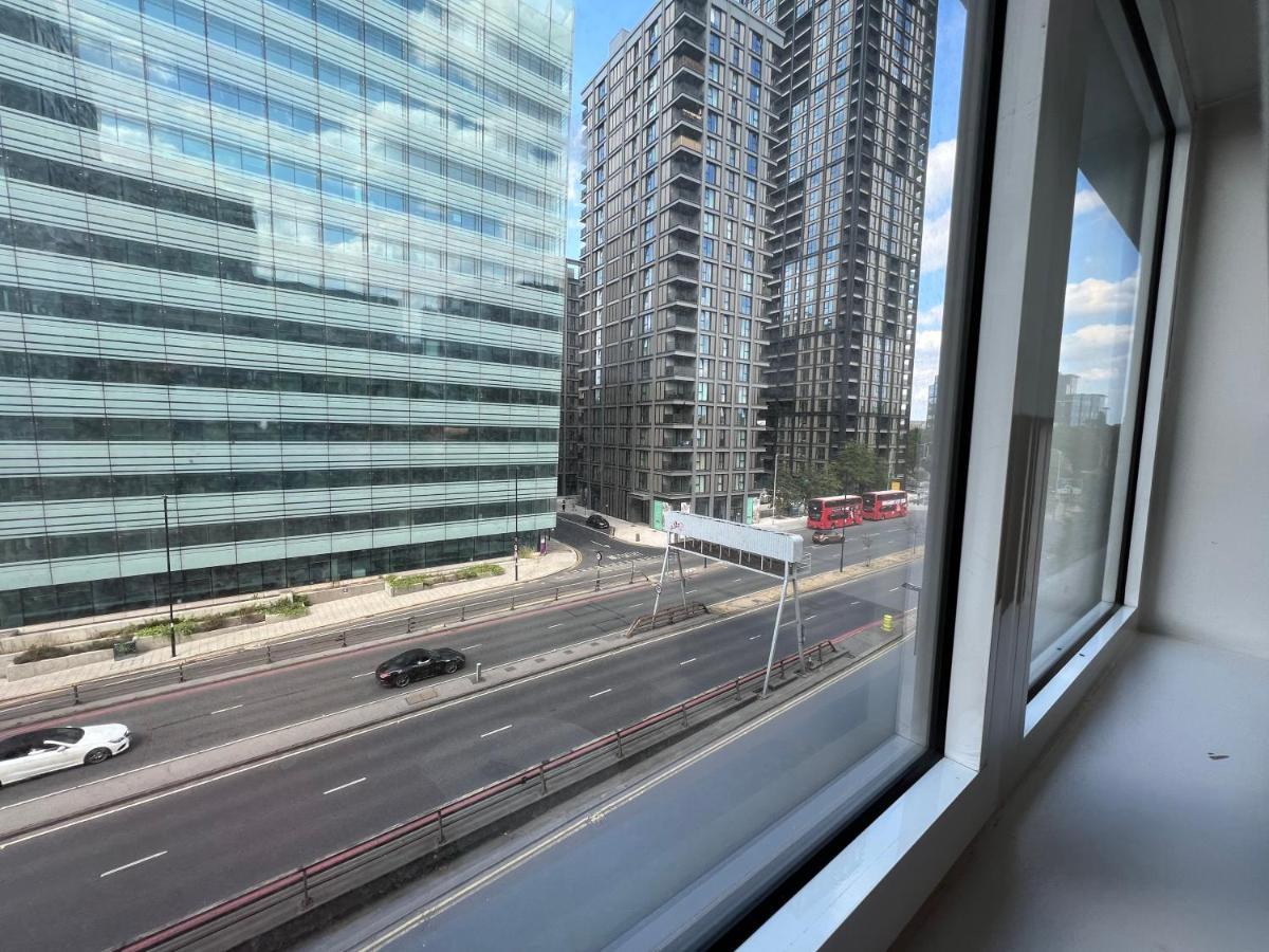 Lovely Apartment In The Centre Of Croydon Exterior photo